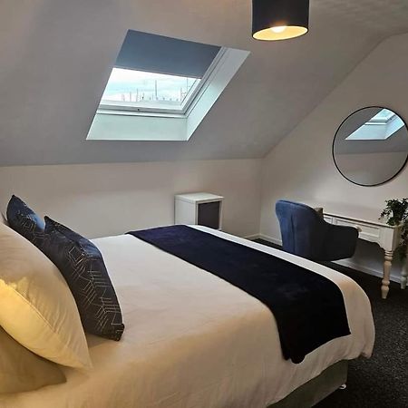 Cosy At The Castle Apartment แคร์ริกเฟอร์กัส ภายนอก รูปภาพ